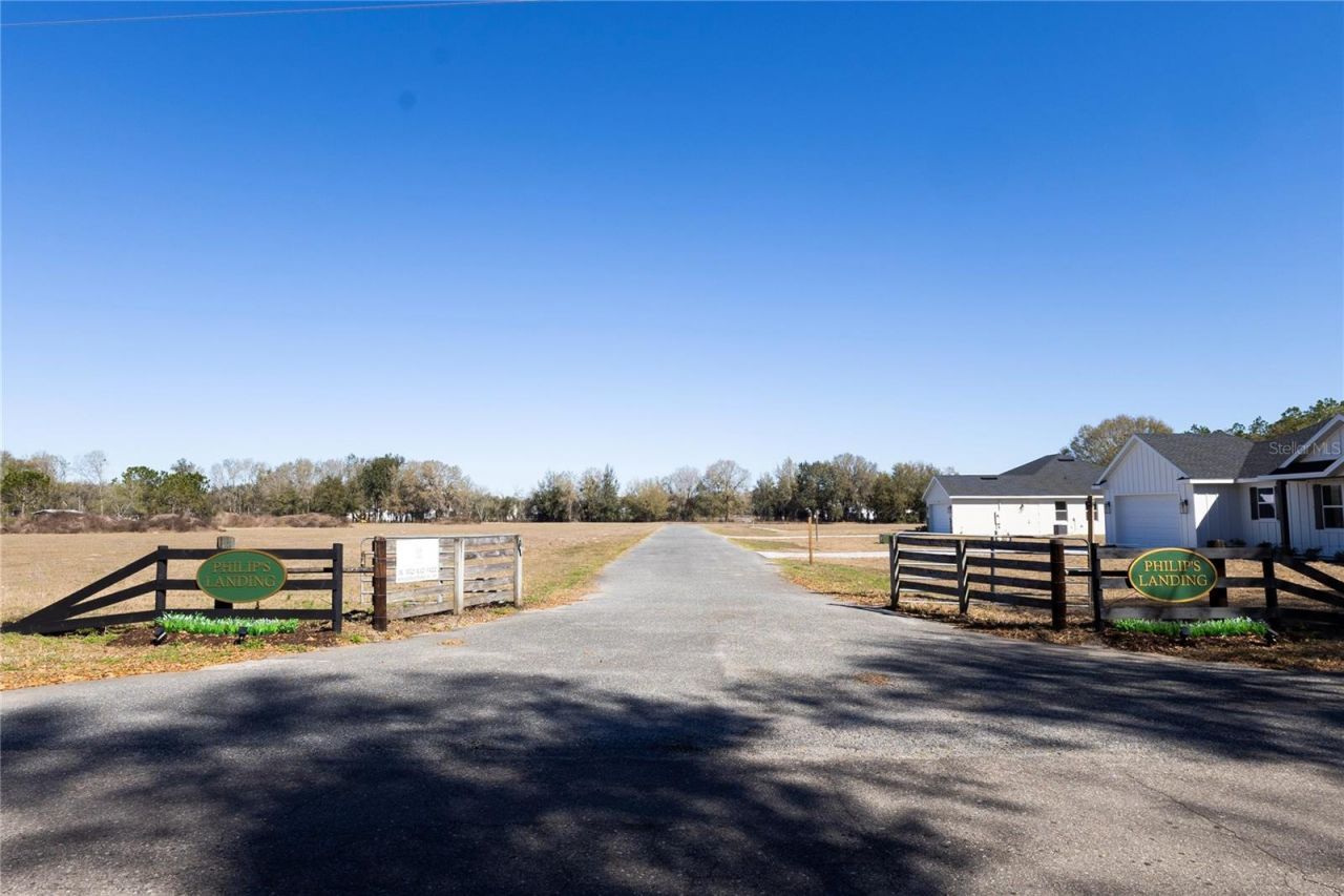 10745 Philips Landing Court, Webster, FL 33597 Photo