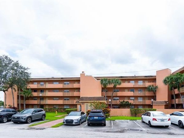 3110 N Pine Island Rd, Unit 304, Sunrise, FL 33351
