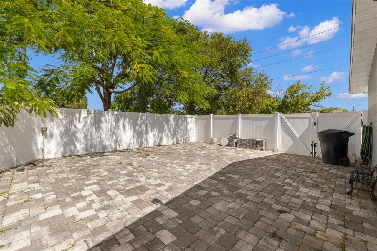 5900 1st Street N, Saint Petersburg, FL 33703 Photo