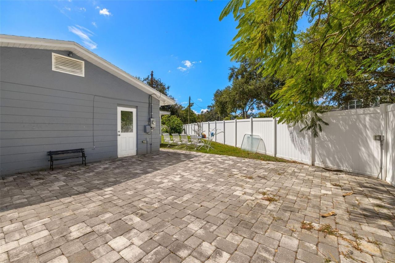 5900 1st Street N, Saint Petersburg, FL 33703 Photo