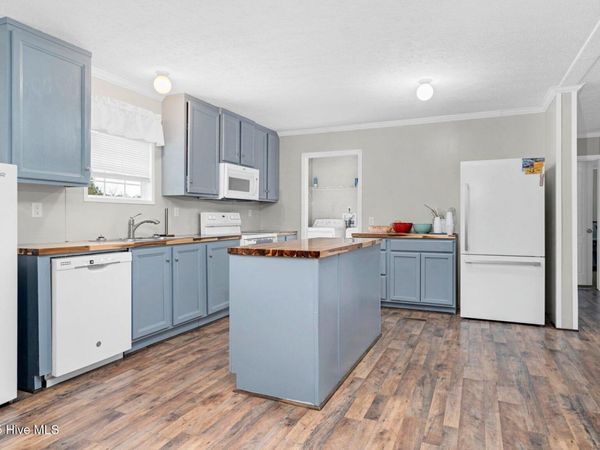 1056 Nc 58, Castalia, NC 27816