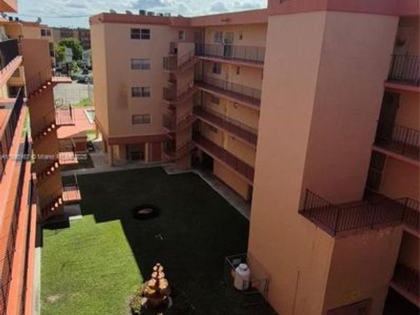 1850 W 56, Unit 2410, Hialeah, FL 33012
