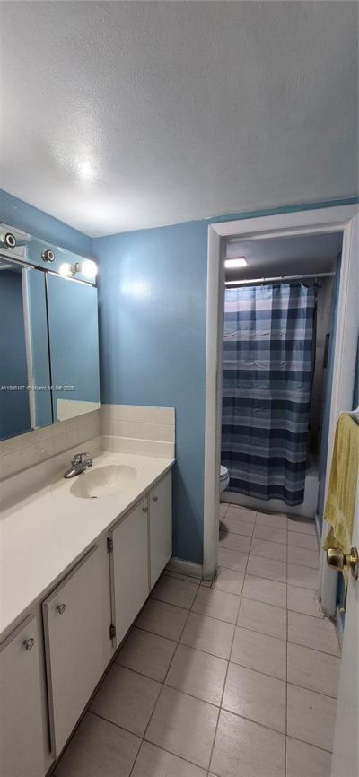 1850 W 56, Unit 2410, Hialeah, FL 33012 Photo