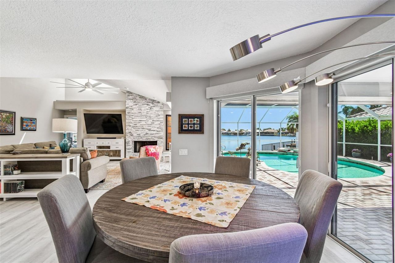 4918 E Longboat Boulevard, Tampa, FL 33615 Photo