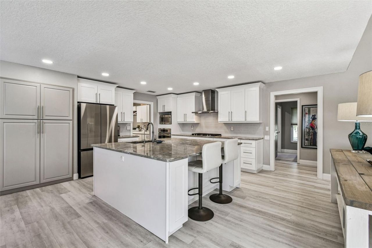 4918 E Longboat Boulevard, Tampa, FL 33615 Photo