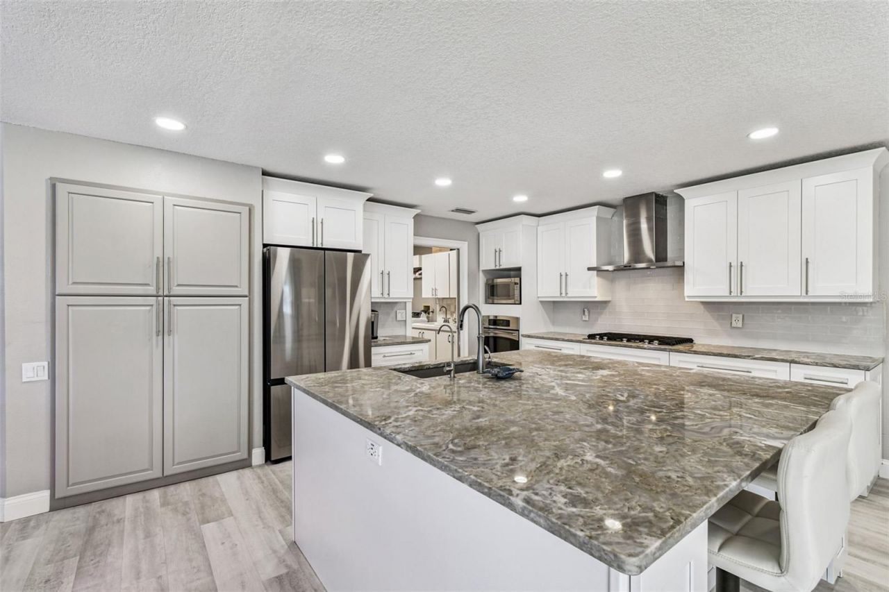 4918 E Longboat Boulevard, Tampa, FL 33615 Photo