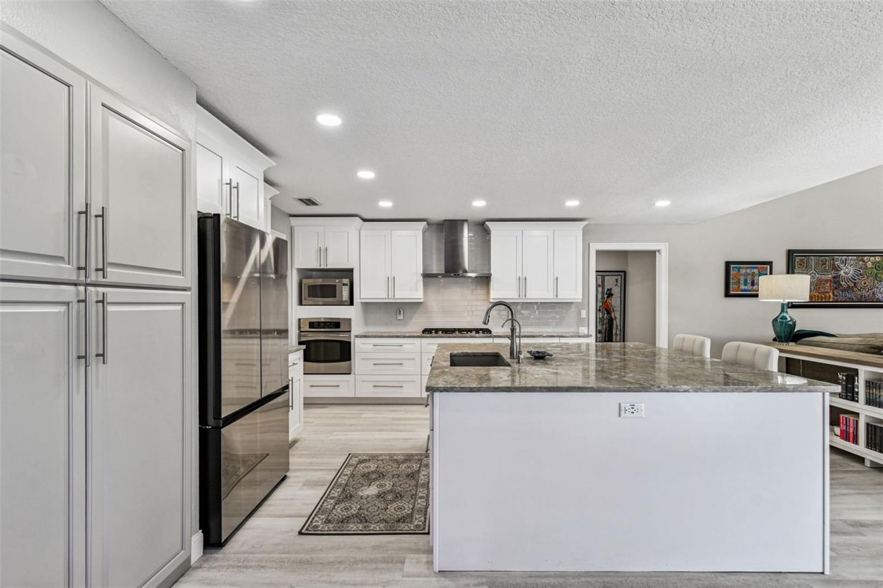 4918 E Longboat Boulevard, Tampa, FL 33615 Photo