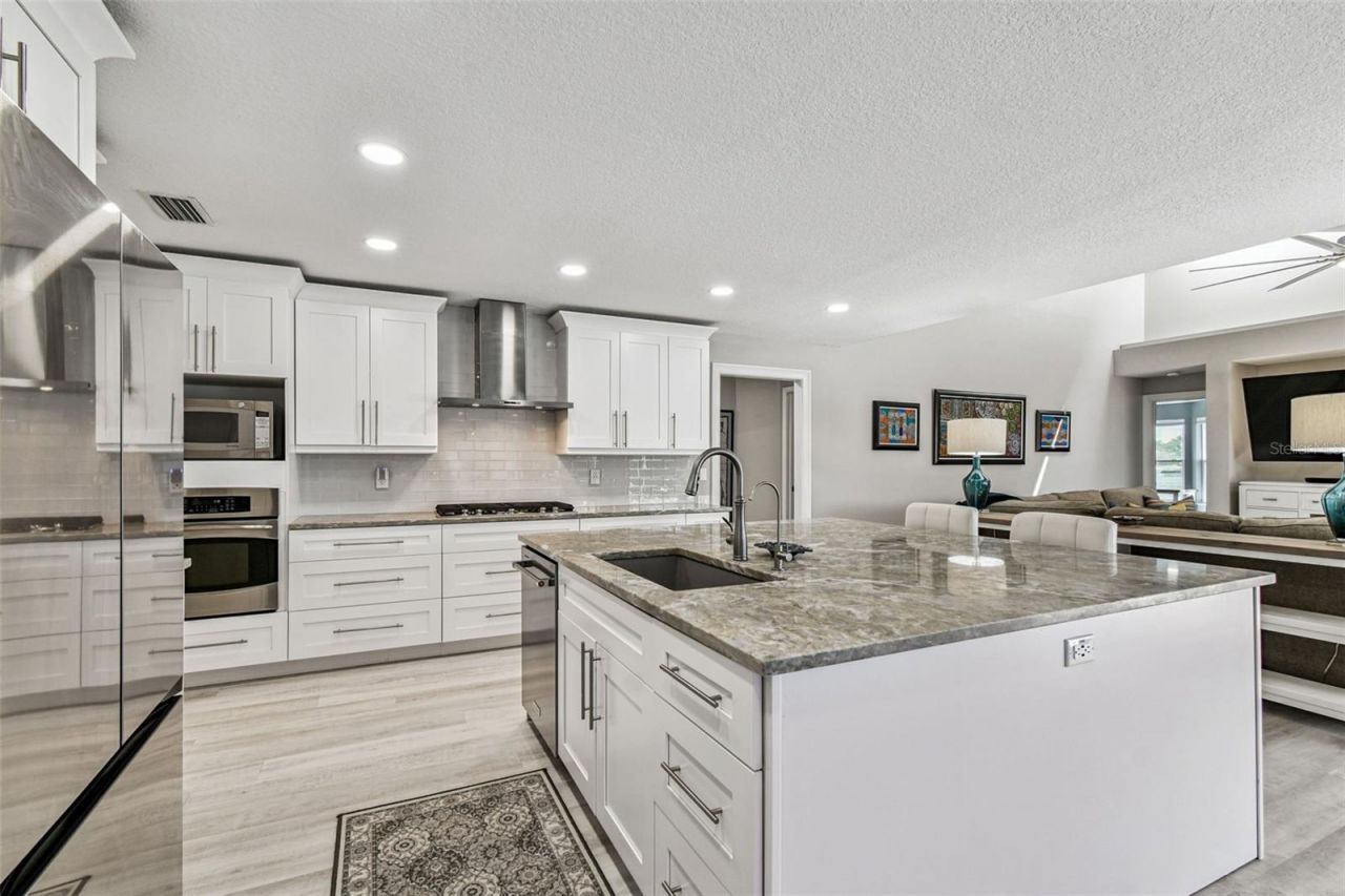 4918 E Longboat Boulevard, Tampa, FL 33615 Photo