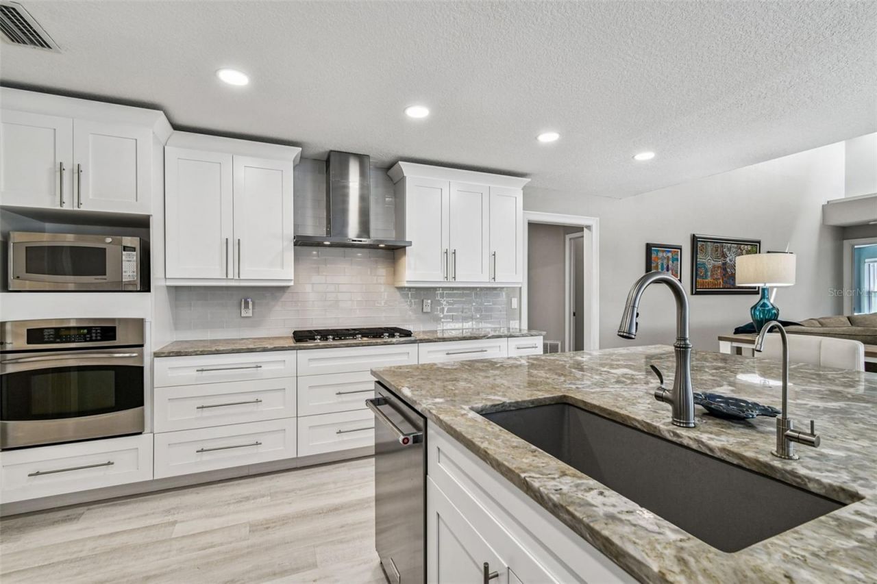 4918 E Longboat Boulevard, Tampa, FL 33615 Photo