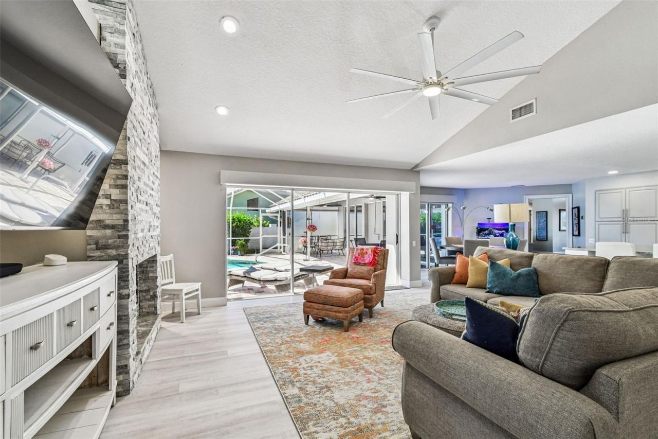 4918 E Longboat Boulevard, Tampa, FL 33615 Photo