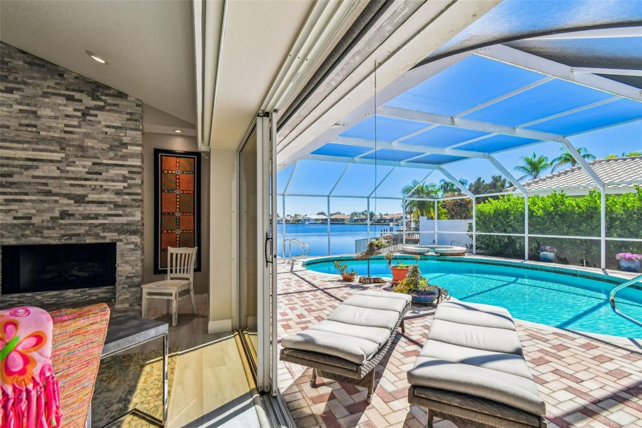 4918 E Longboat Boulevard, Tampa, FL 33615 Photo