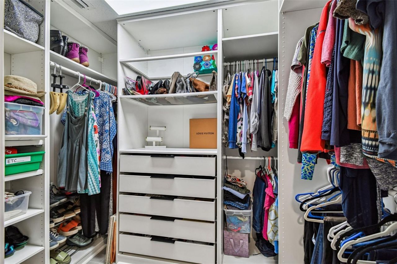 4918 E Longboat Boulevard, Tampa, FL 33615 Photo