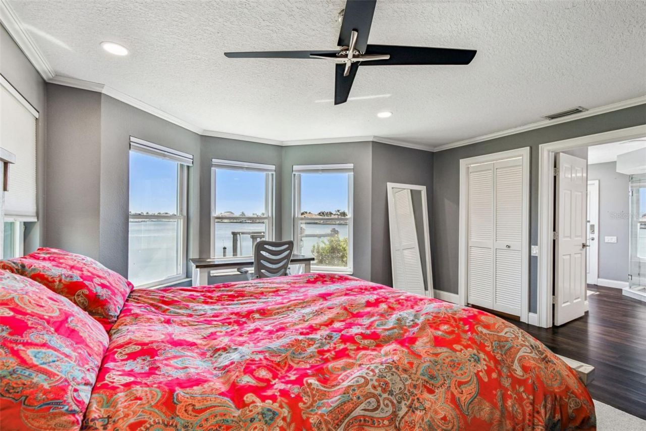 4918 E Longboat Boulevard, Tampa, FL 33615 Photo