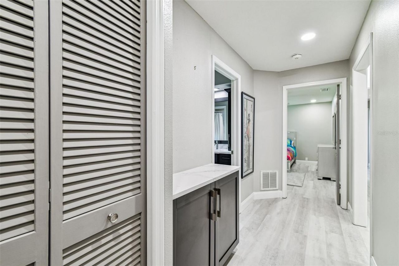 4918 E Longboat Boulevard, Tampa, FL 33615 Photo