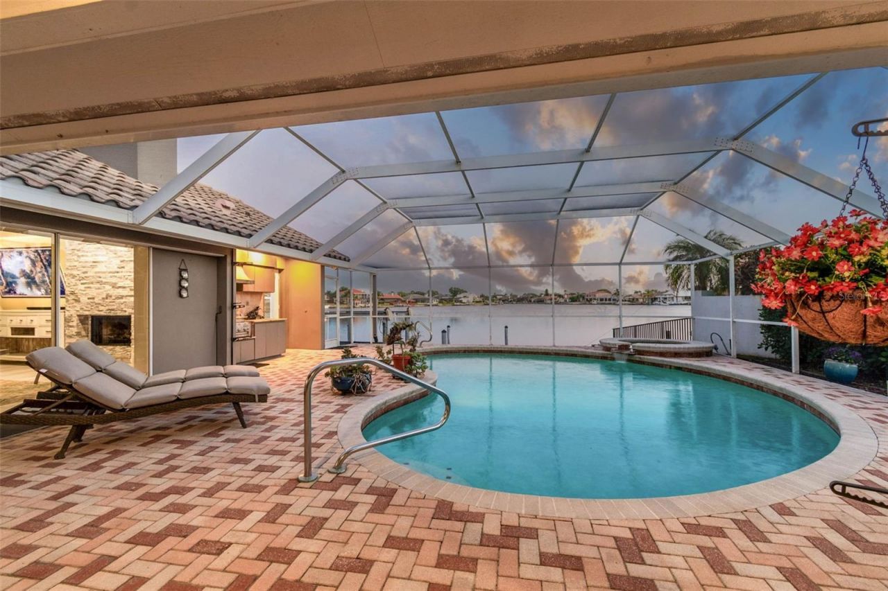 4918 E Longboat Boulevard, Tampa, FL 33615 Photo