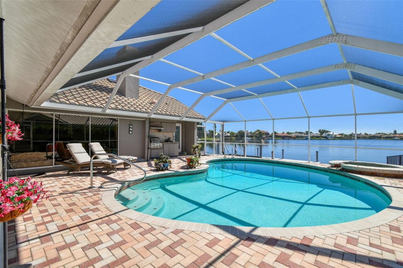 4918 E Longboat Boulevard, Tampa, FL 33615 Photo