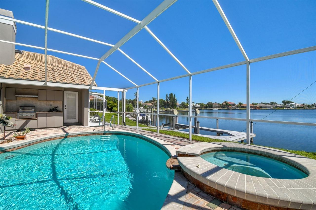 4918 E Longboat Boulevard, Tampa, FL 33615 Photo