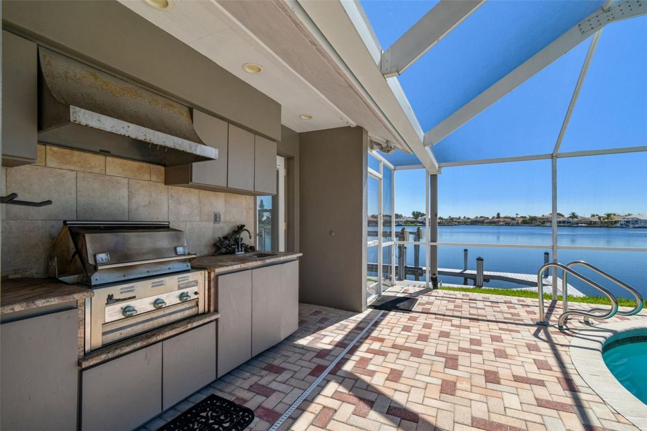 4918 E Longboat Boulevard, Tampa, FL 33615 Photo