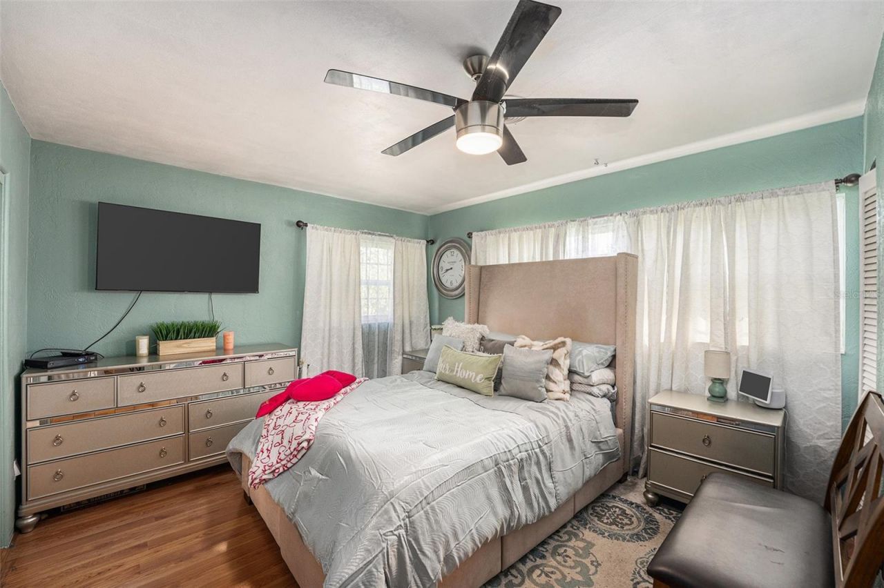 1175 62nd Place S, Saint Petersburg, FL 33705 Photo