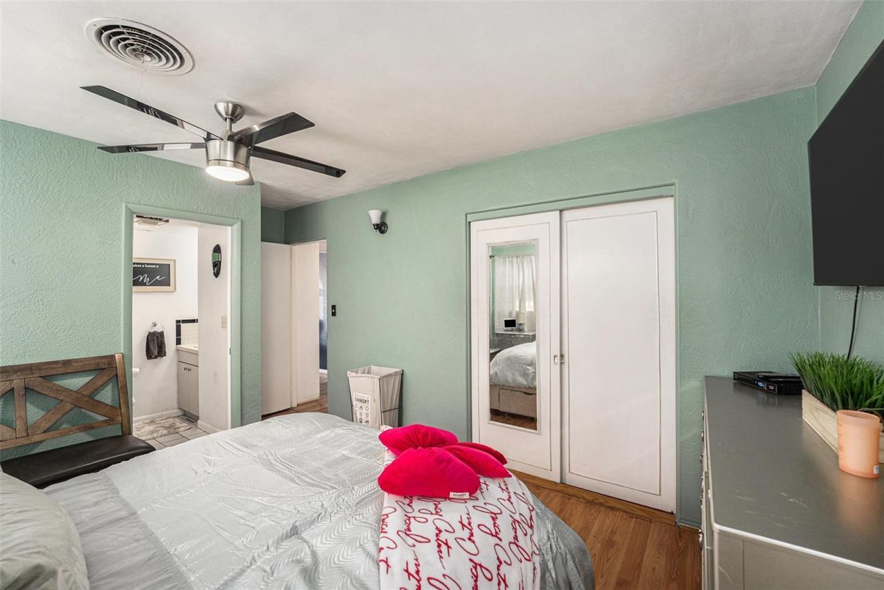 1175 62nd Place S, Saint Petersburg, FL 33705 Photo