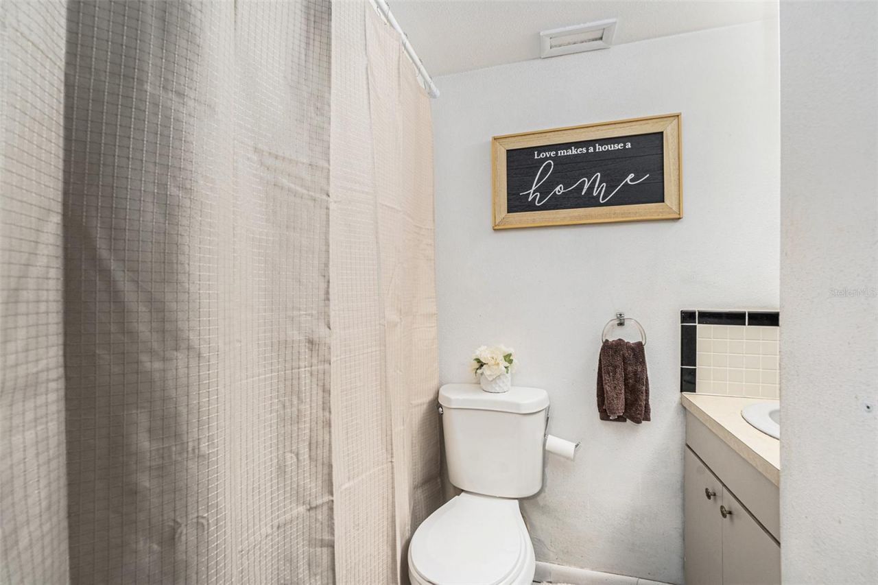 1175 62nd Place S, Saint Petersburg, FL 33705 Photo