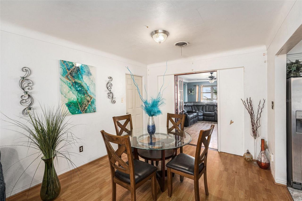 1175 62nd Place S, Saint Petersburg, FL 33705 Photo