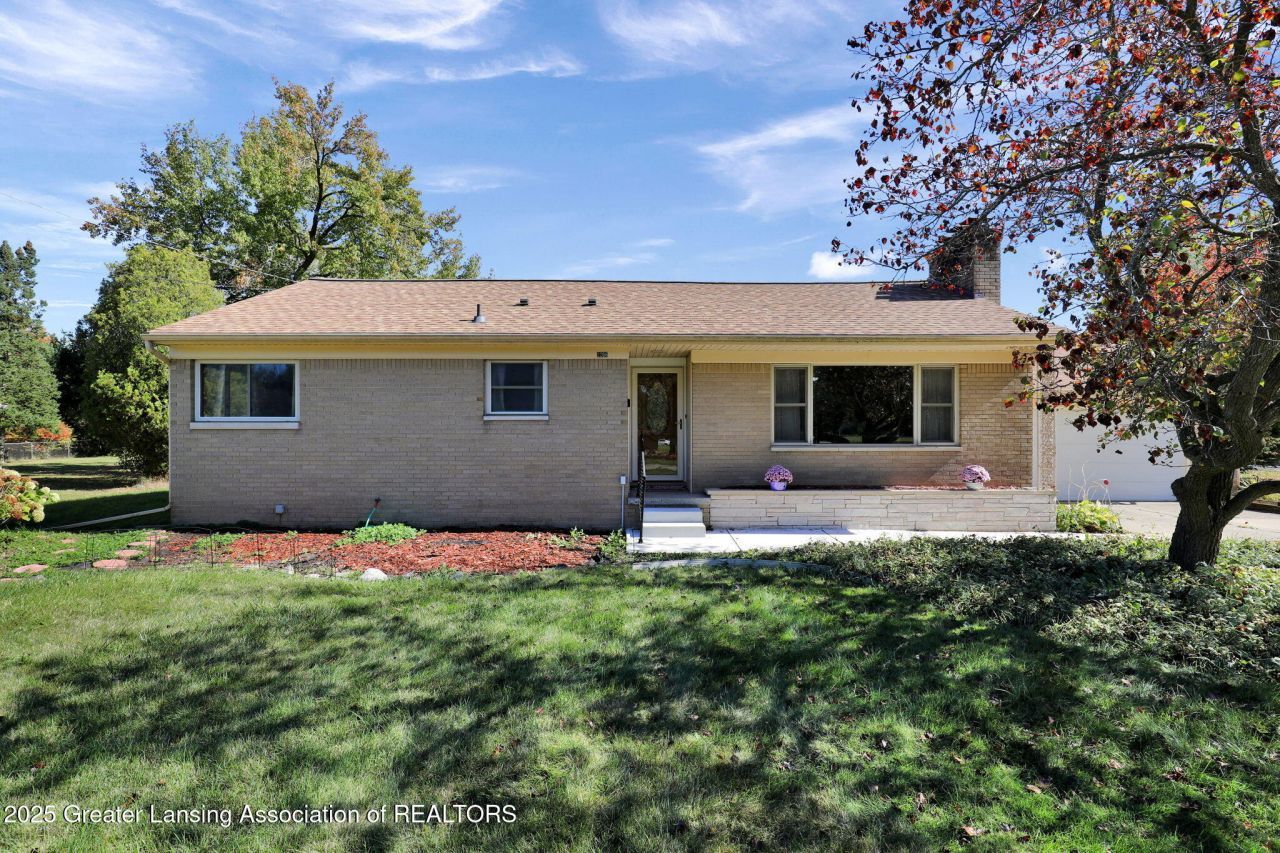 2206 Kuerbitz Drive, Lansing, MI 48906 Main Photo