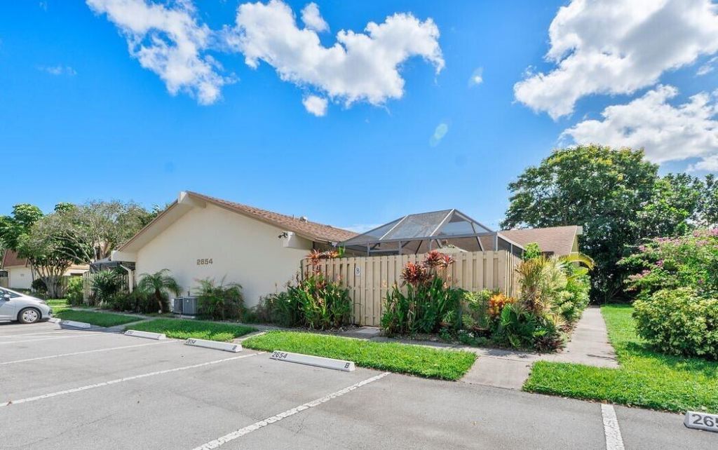 2654 NW 7th Court, Unit B, Delray Beach, FL 33445 Photo