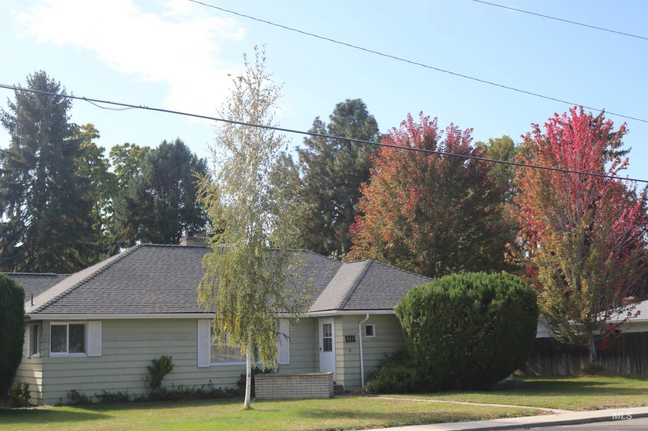 1111 E Main Street, Emmett, ID 83617 Main Photo