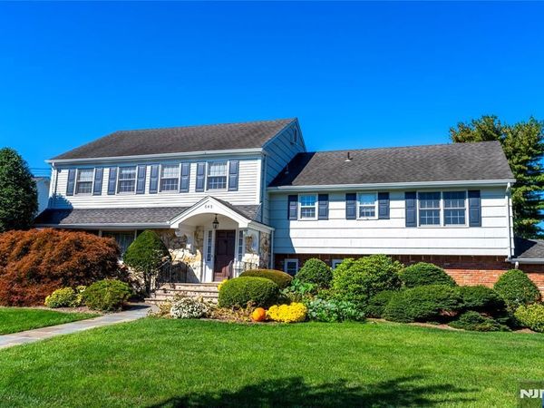 645 Cambridge Road, PARAMUS, NJ 07652