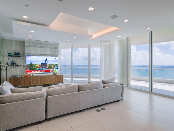 16047 Collins Ave, Unit 3204, Sunny Isles Beach, FL 33160