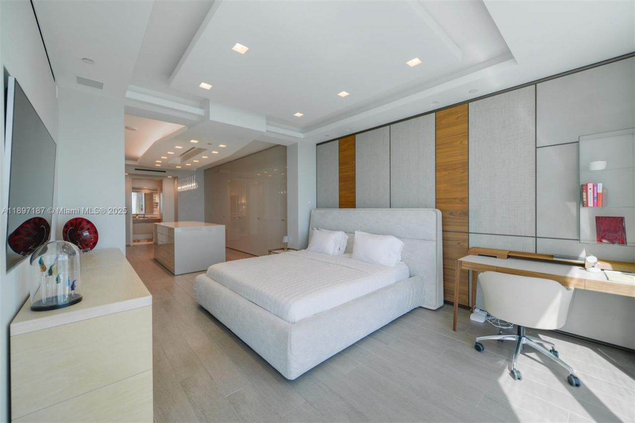 16047 Collins Ave, Unit 3204, Sunny Isles Beach, FL 33160 Photo