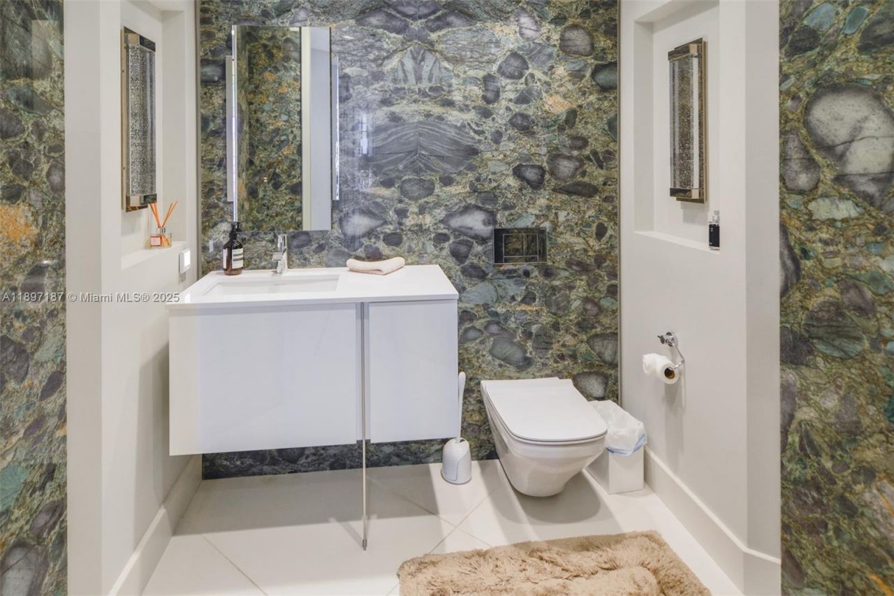 16047 Collins Ave, Unit 3204, Sunny Isles Beach, FL 33160 Photo