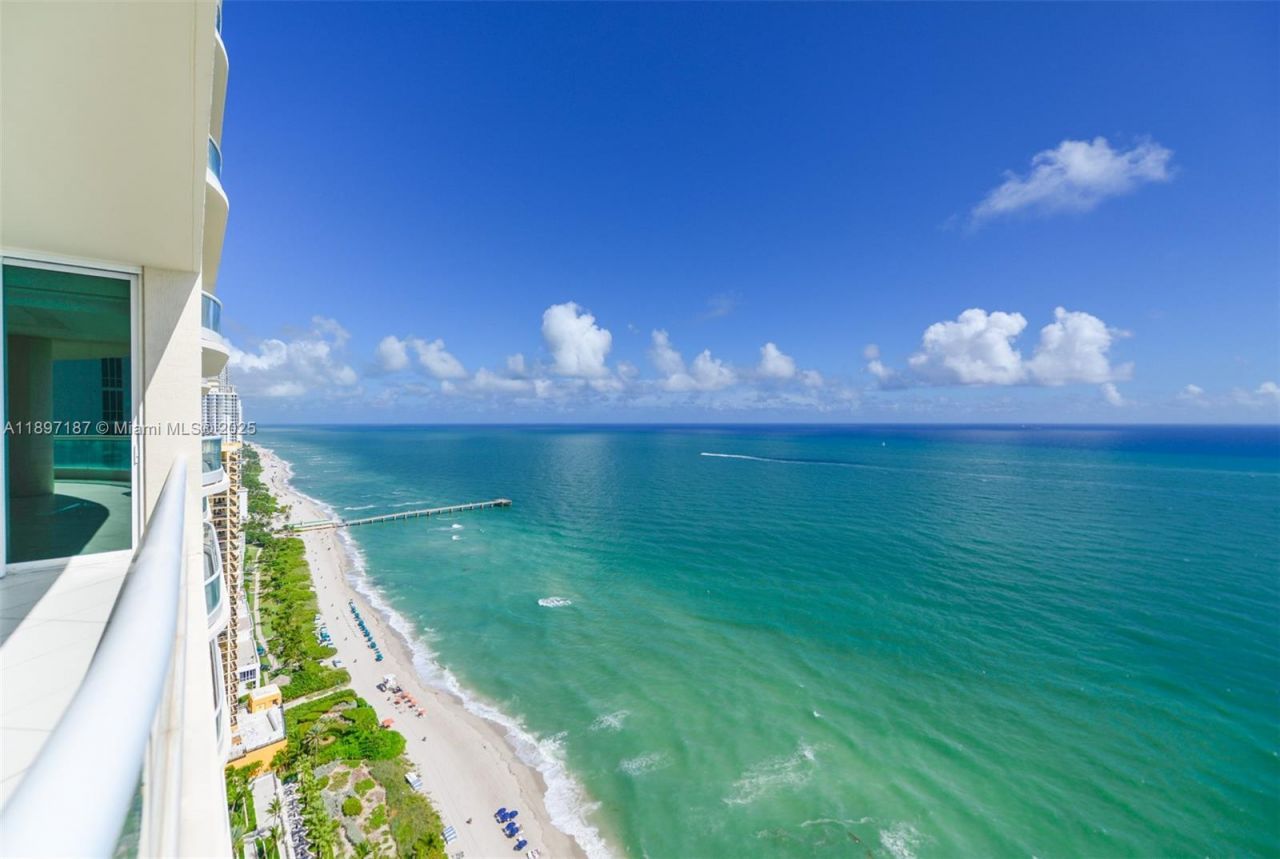 16047 Collins Ave, Unit 3204, Sunny Isles Beach, FL 33160 Photo