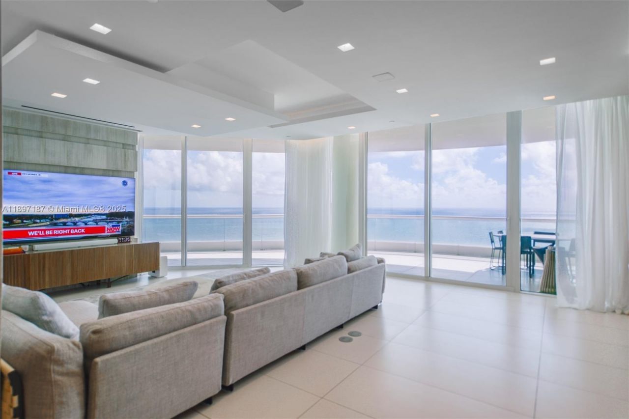 16047 Collins Ave, Unit 3204, Sunny Isles Beach, FL 33160 Photo