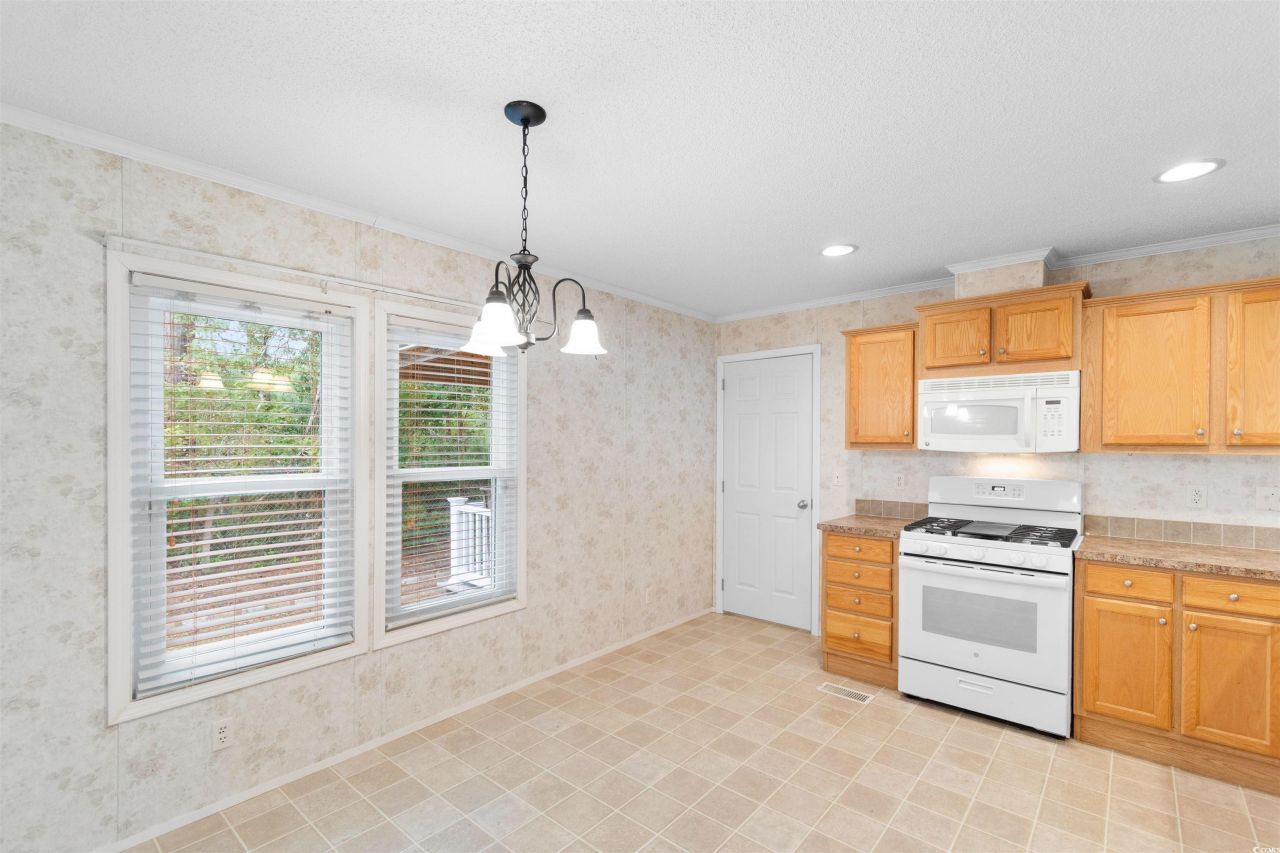 1040 Palm Dr. Photo 10