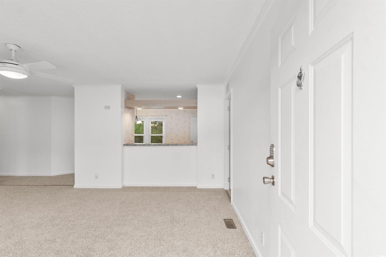 1040 Palm Dr. Photo 4