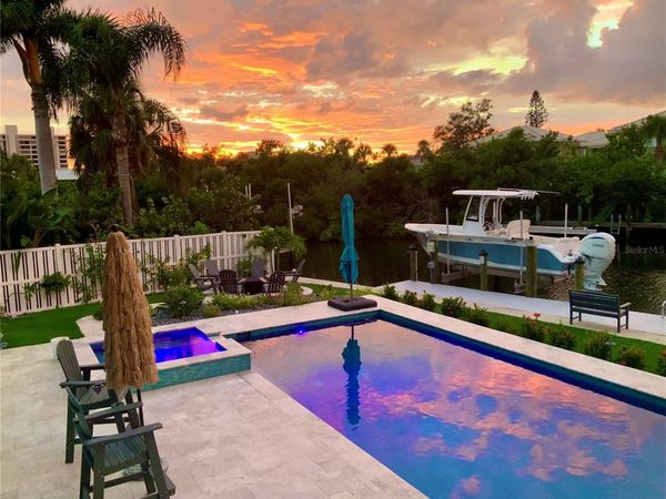 262 ISLAND CIRCLE, SARASOTA, FL 34242