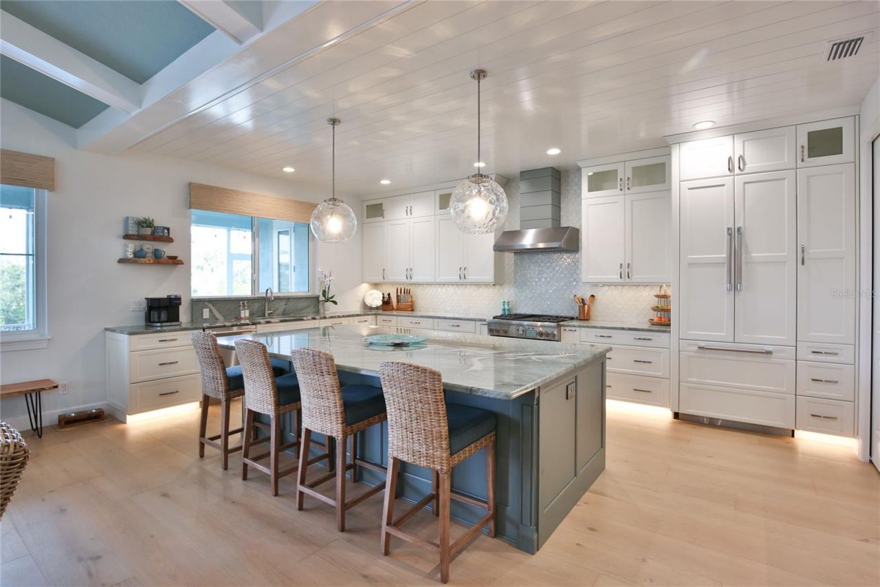 262 Island Circle, Sarasota, FL 34242 Photo