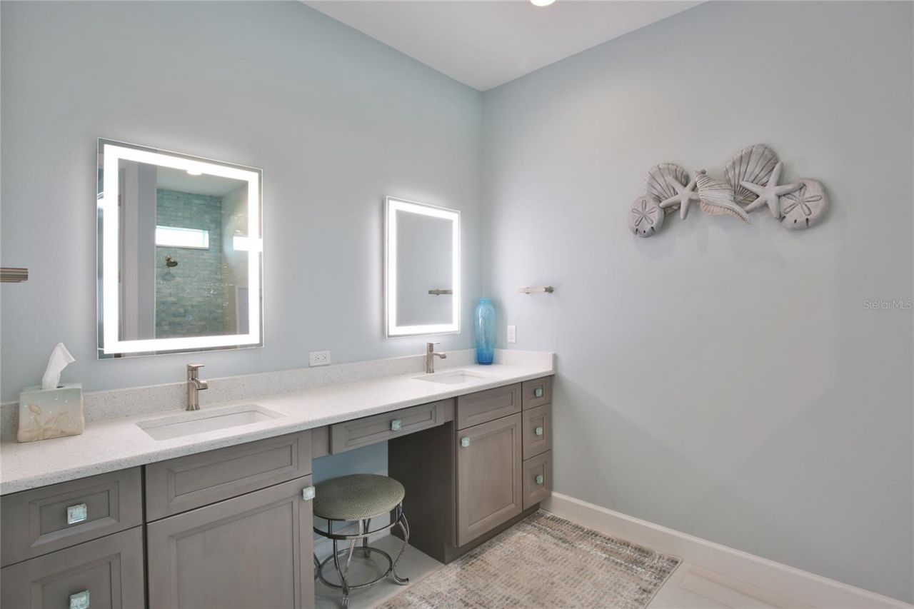 262 Island Circle, Sarasota, FL 34242 Photo