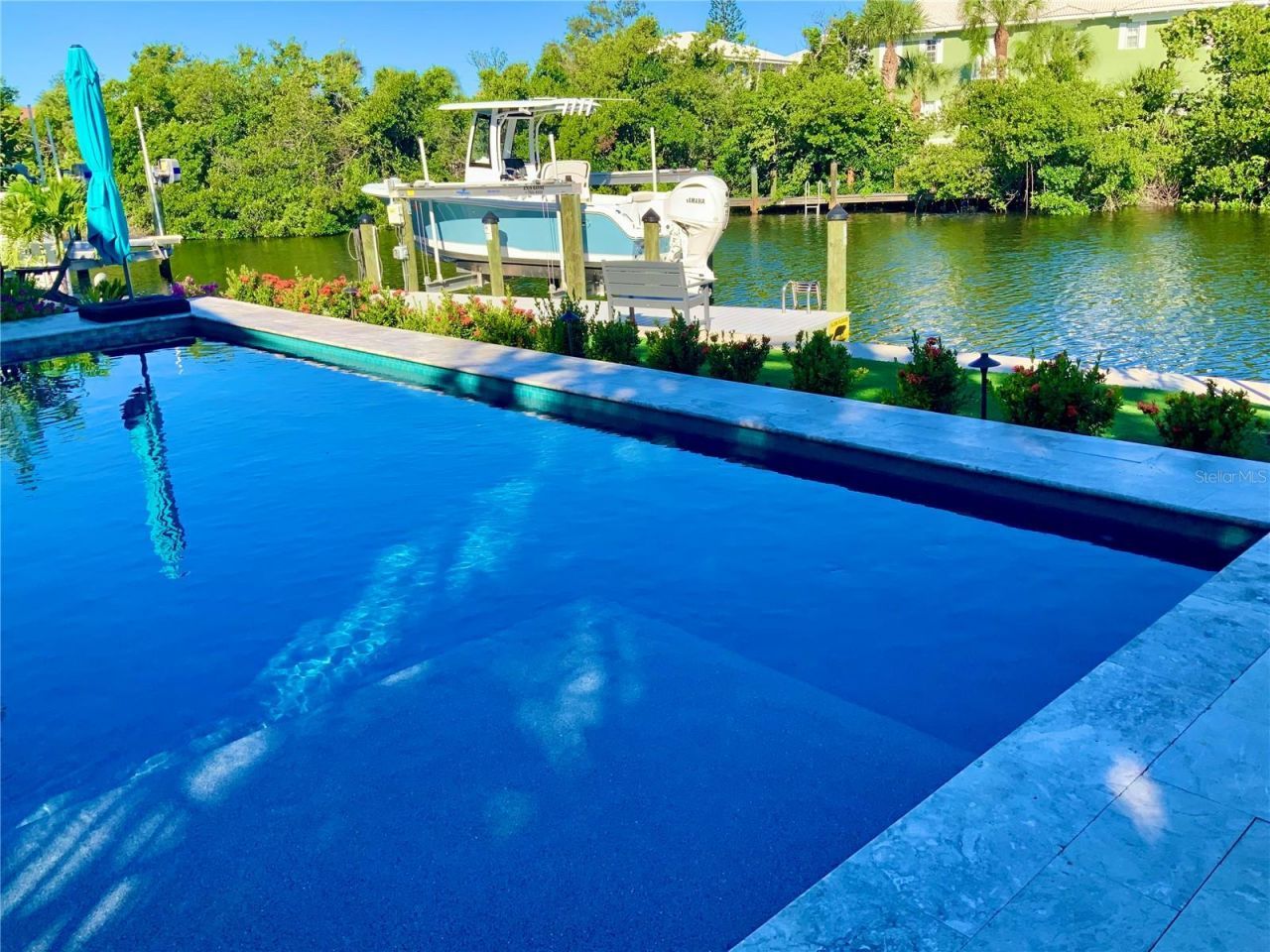 262 Island Circle, Sarasota, FL 34242 Photo