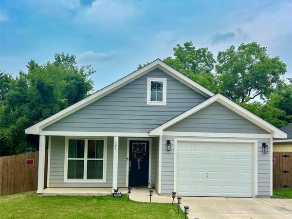 161 Columbia Street, Cleburne, TX 76031