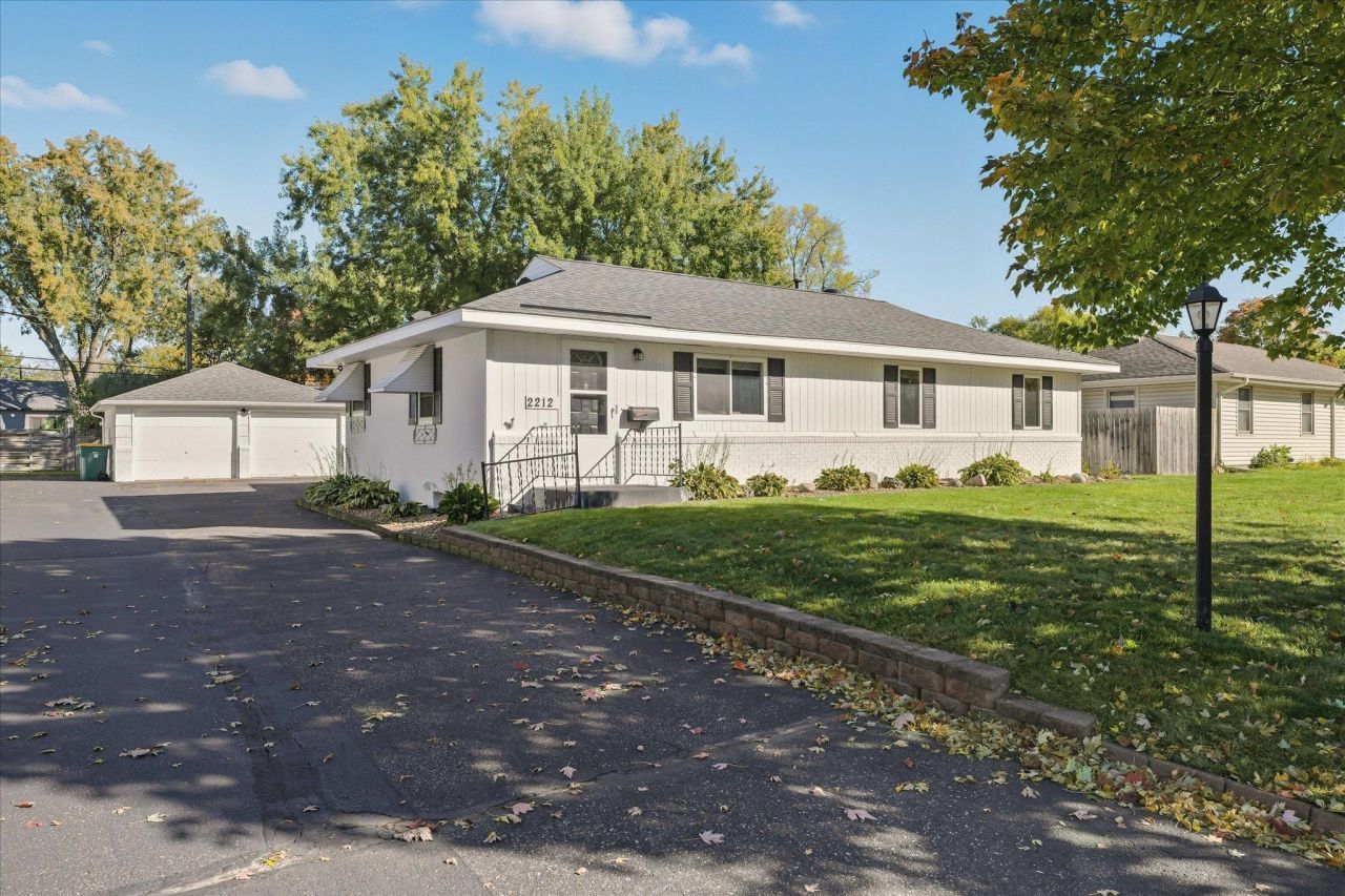 2212 55th Avenue N, Brooklyn Center, MN 55430 Main Photo