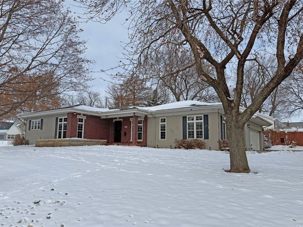 1108 E 3rd Street, Anamosa, IA 52205