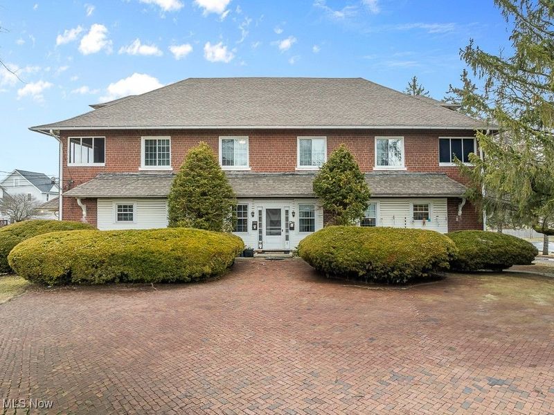 203 Glamorgan Street, Alliance, OH 44601 Photo 1