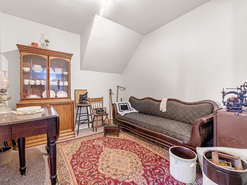 203 Glamorgan Street, Alliance, OH 44601 Photo 10