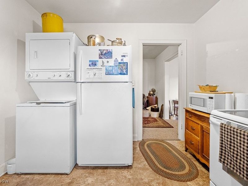 203 Glamorgan Street, Alliance, OH 44601 Photo 12