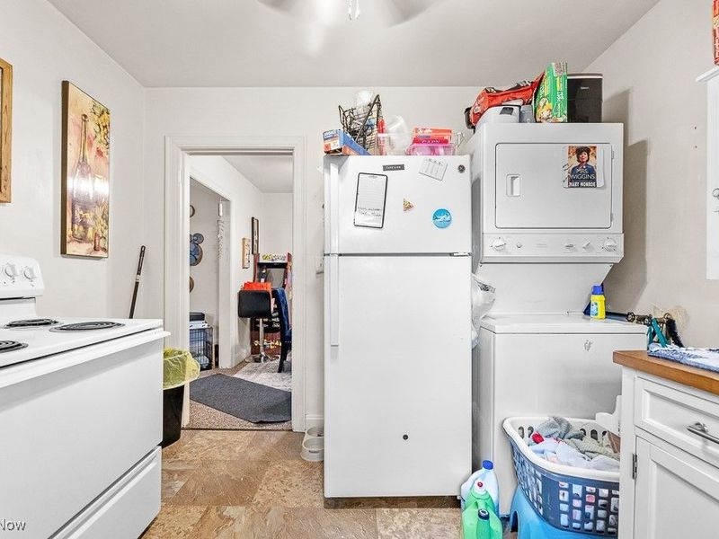 203 Glamorgan Street, Alliance, OH 44601 Photo 18