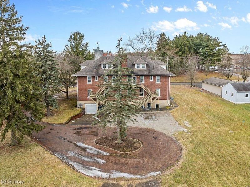 203 Glamorgan Street, Alliance, OH 44601 Photo 2