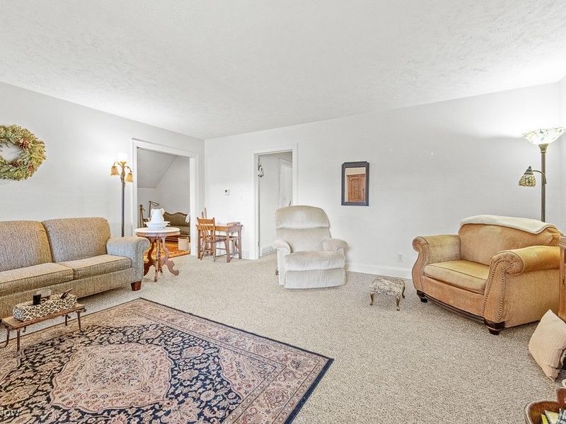 203 Glamorgan Street, Alliance, OH 44601 Photo 6